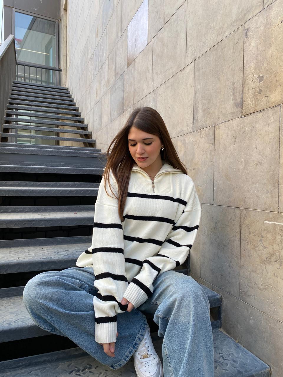 white x Black Pullover